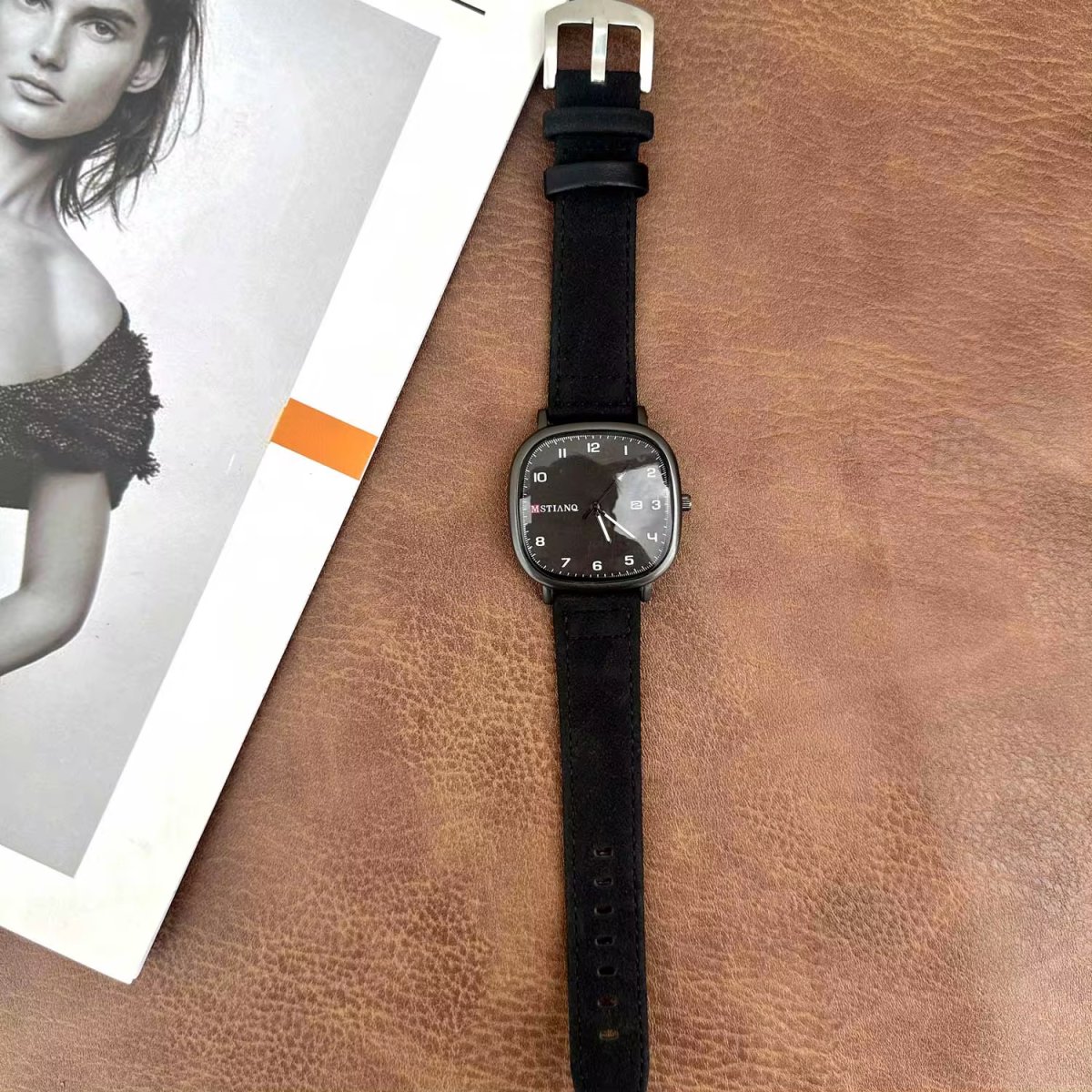 Montre à quartz cuir homme et femme