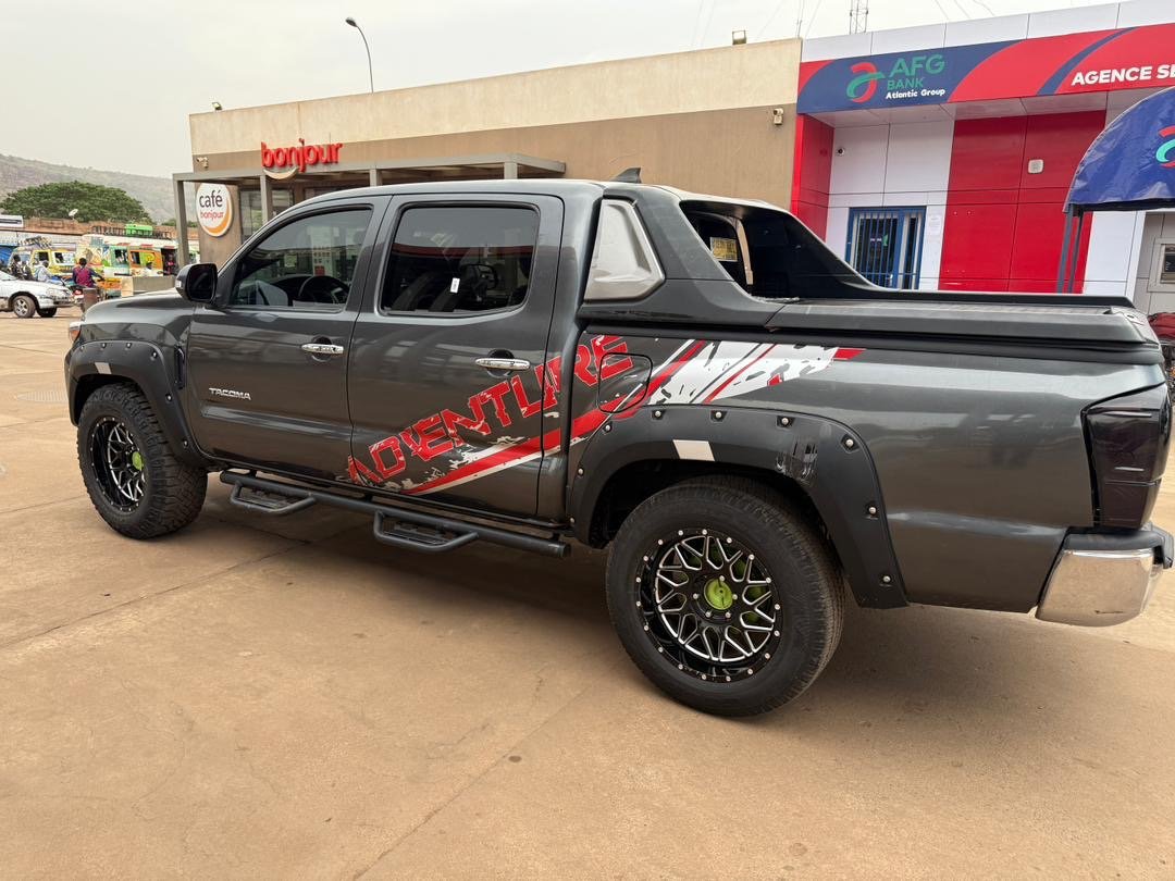TOYOTA TACOMA ANNÉE 2011