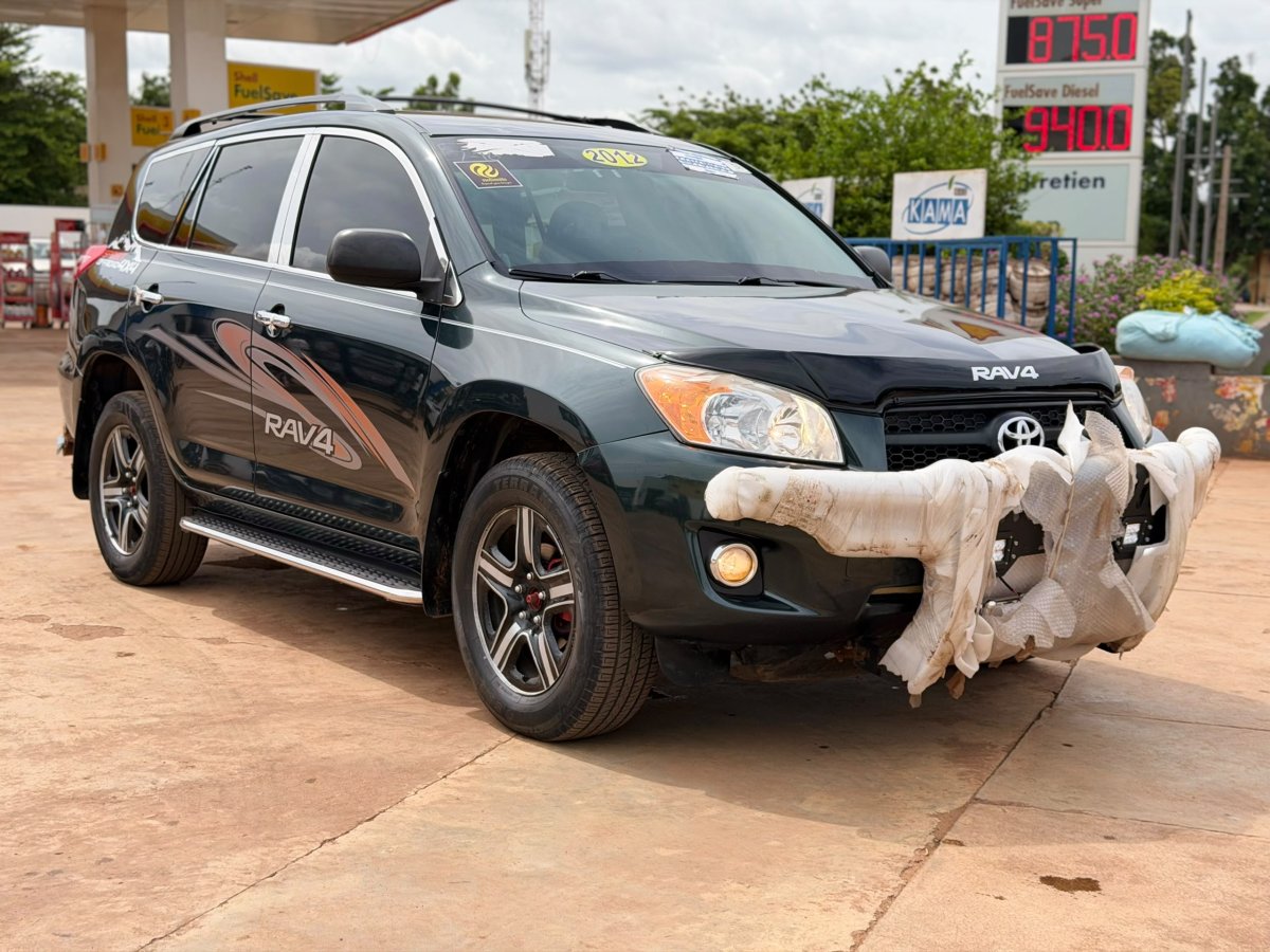 TOYOTA RAV4