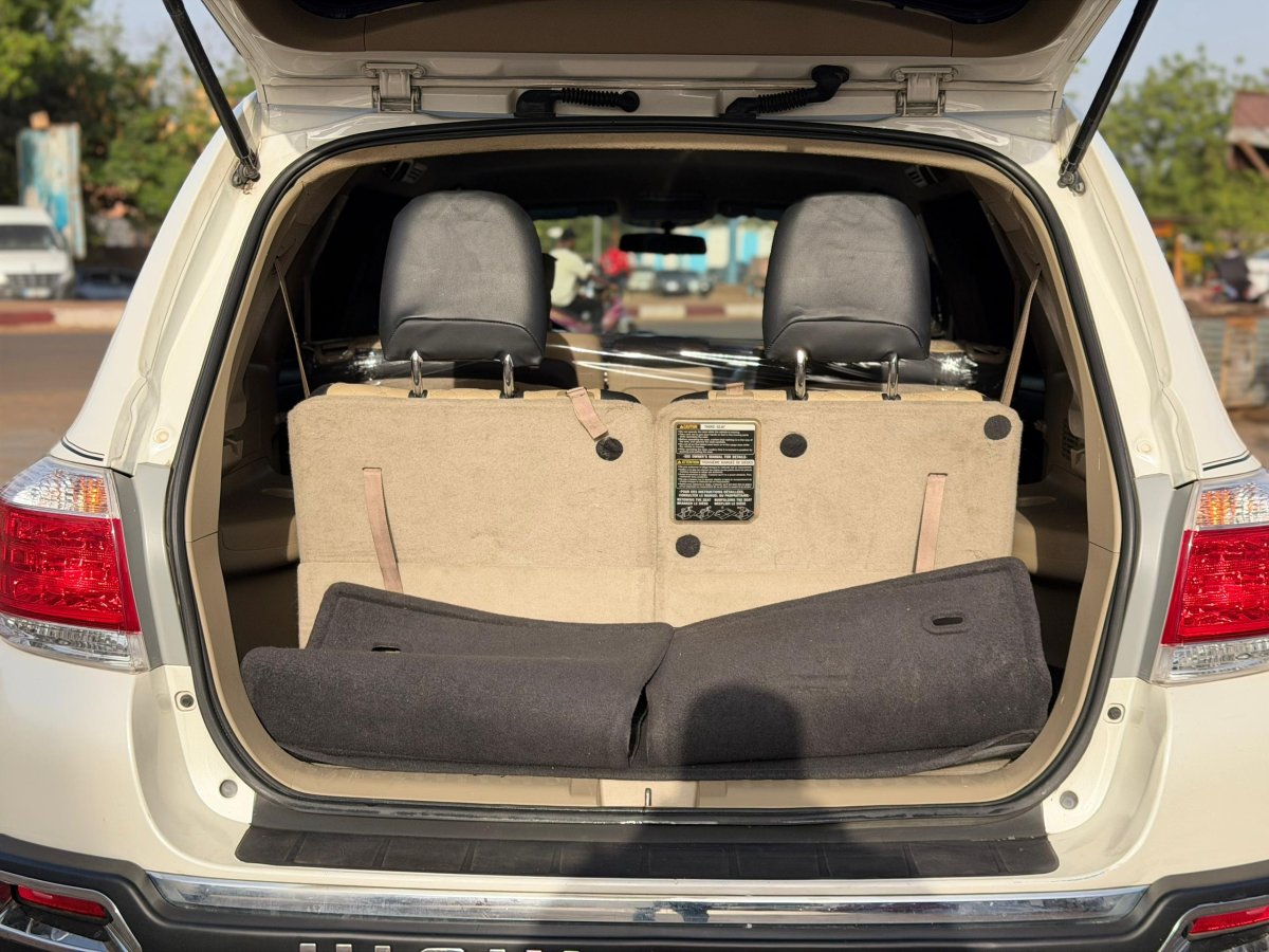 TOYOTA HIGLENDER
