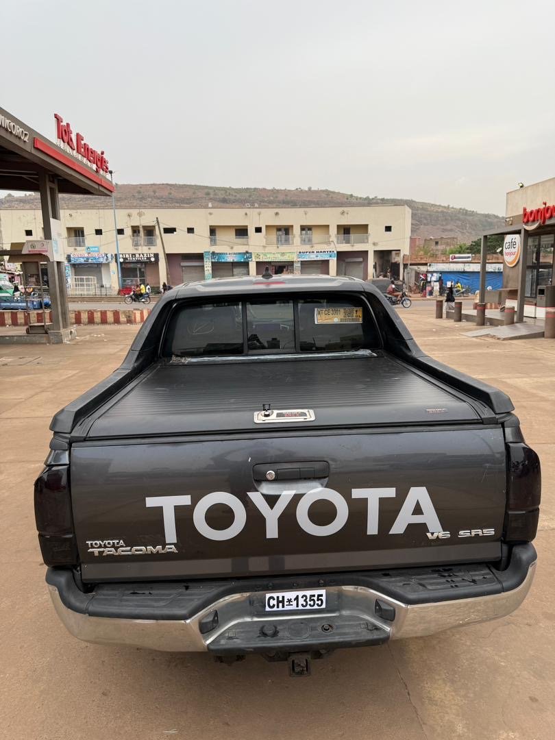 TOYOTA TACOMA ANNÉE 2011