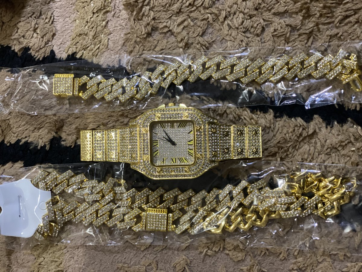 Ensemble montre et bracelets