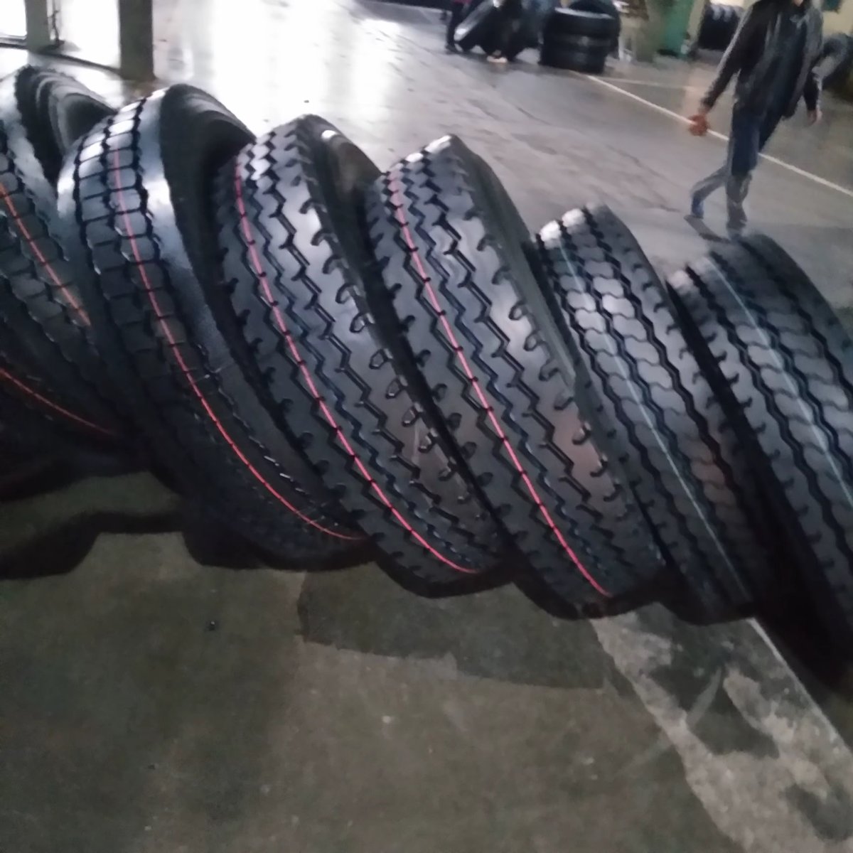 PNEUS 315/80R22.5