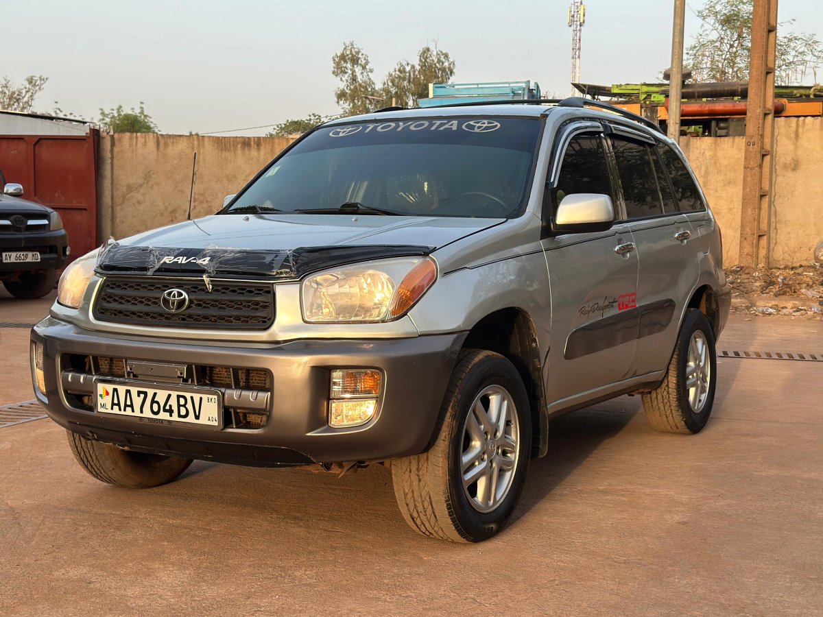 Toyota Rav4 intermédiaire   Année 2003