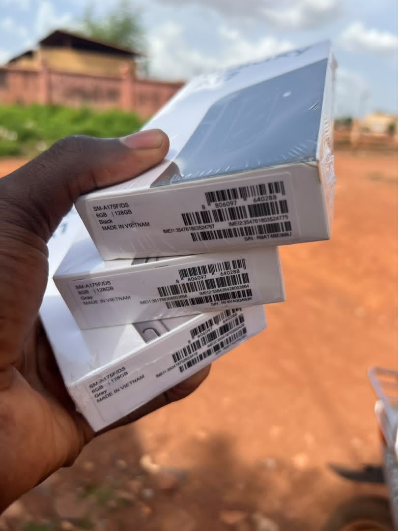 SAMSUNG GALAXY A17 CARTONS 📦 ORIGINAL 128GO   *N’B JUSTE 4pieces disponibles*