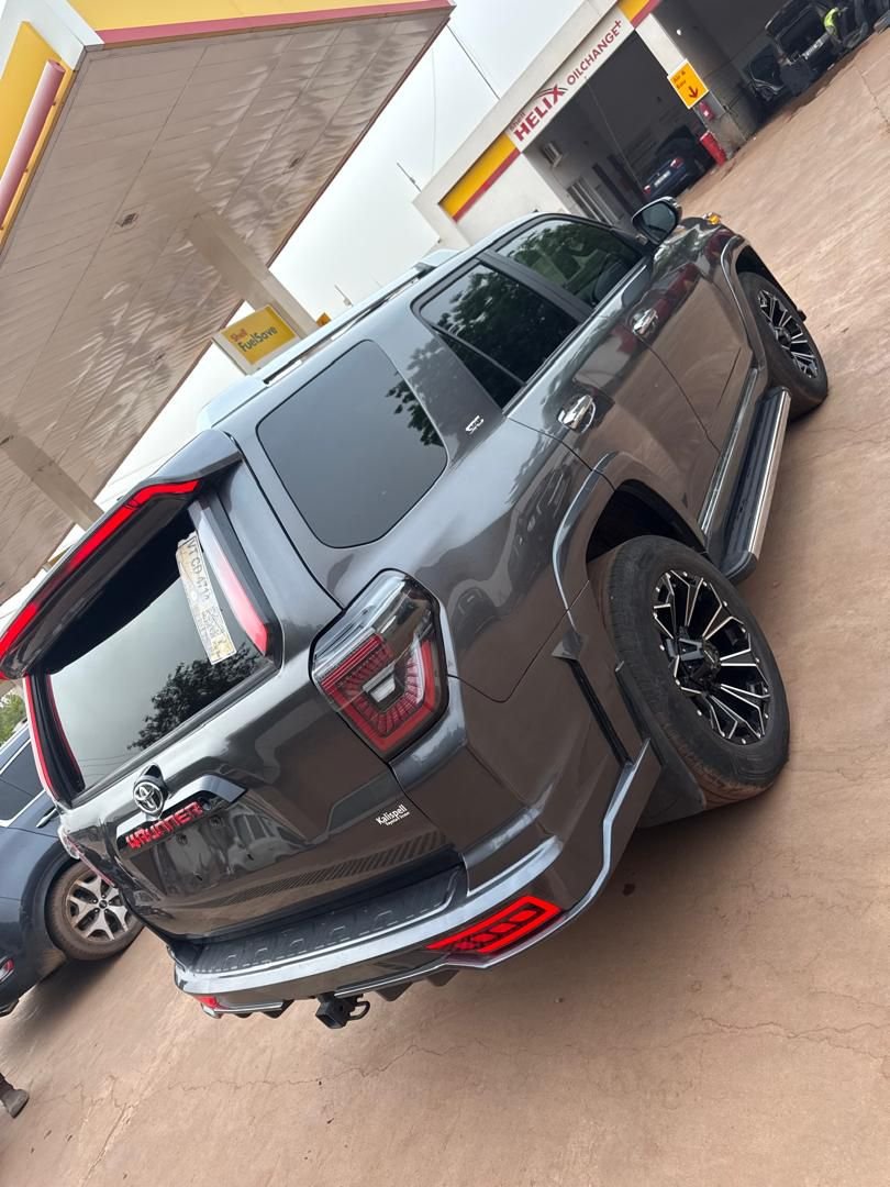 4RUNNER COULEUR NOIRE