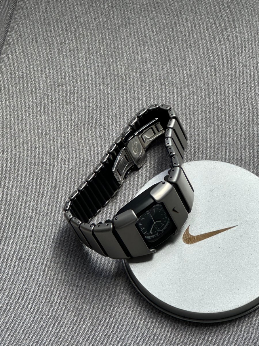 montres Nike ⌚✨  ✅ Nouveau modèle tendance ✅ Affichage numérique et analogique ✅ Design élégant.
