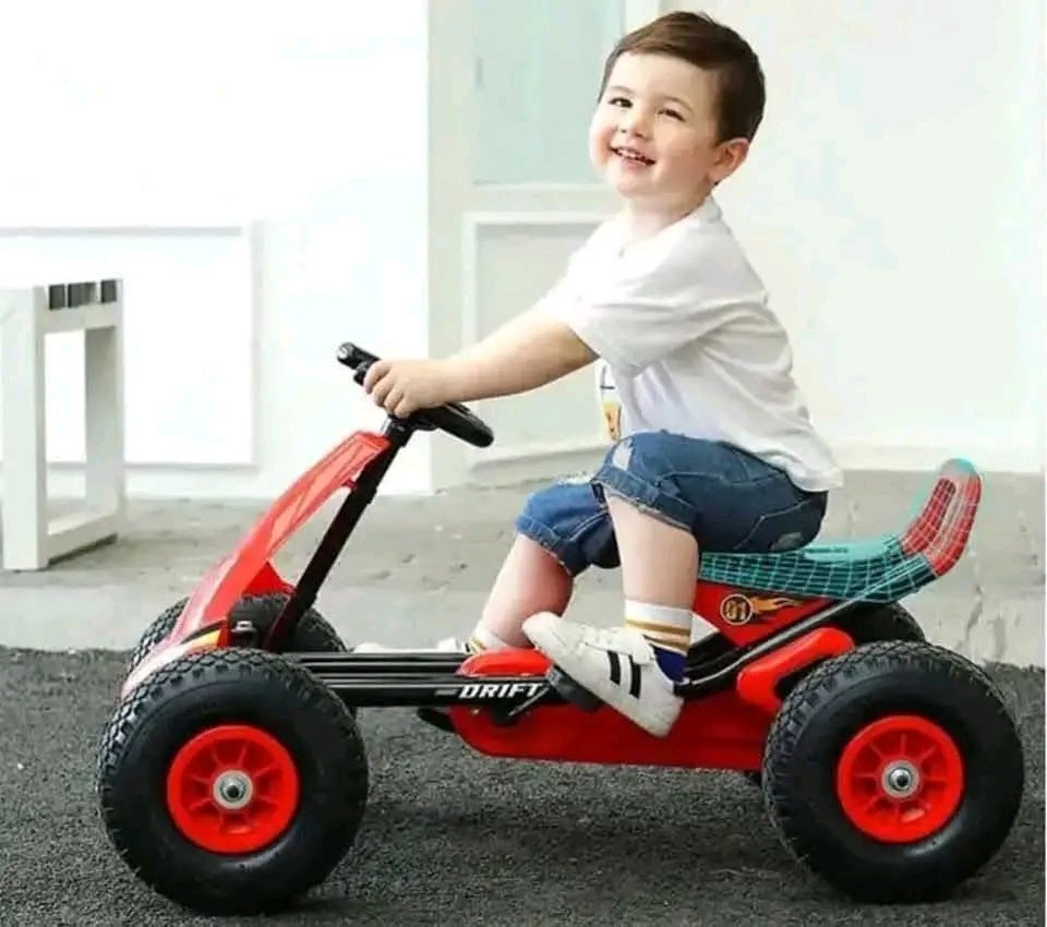 Voiture à pédale pour enfants