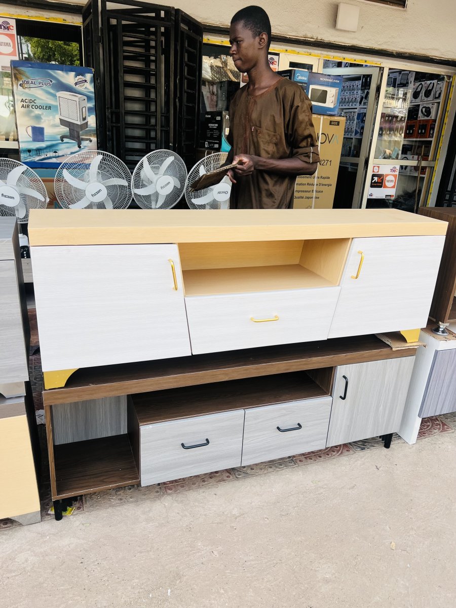 TABLE TV