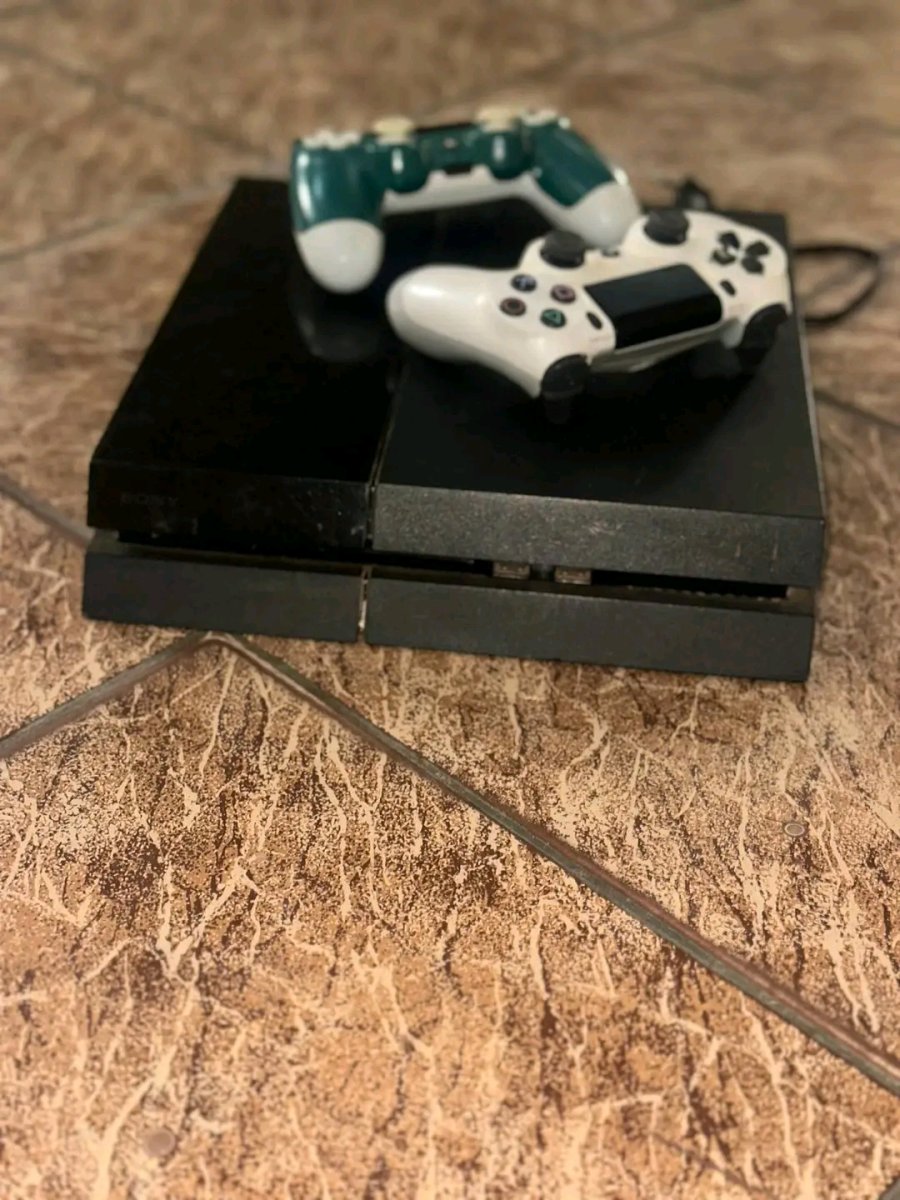 PS 4