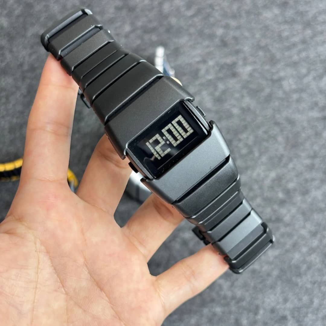 montres Nike ⌚✨  ✅ Nouveau modèle tendance ✅ Affichage numérique et analogique ✅ Design élégant.