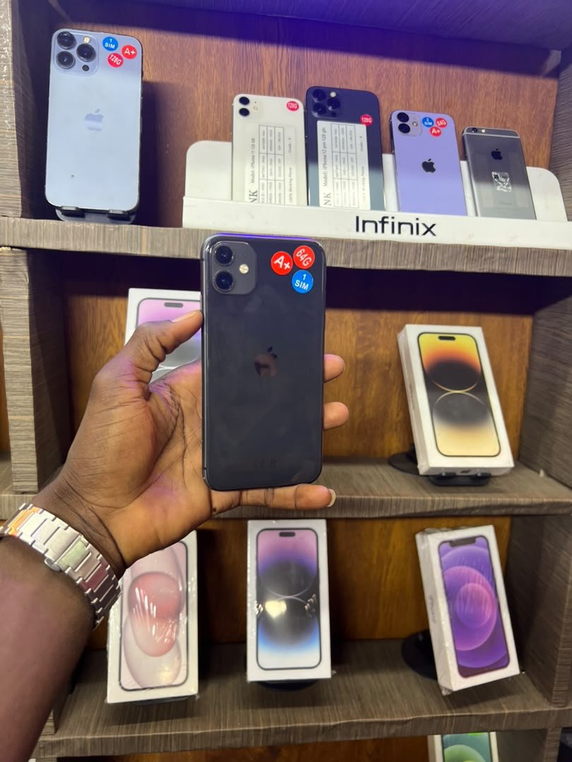 iPhone 11 Simple 64g face One Pièce : Ecran /Batterie  Prix : 80.000fc