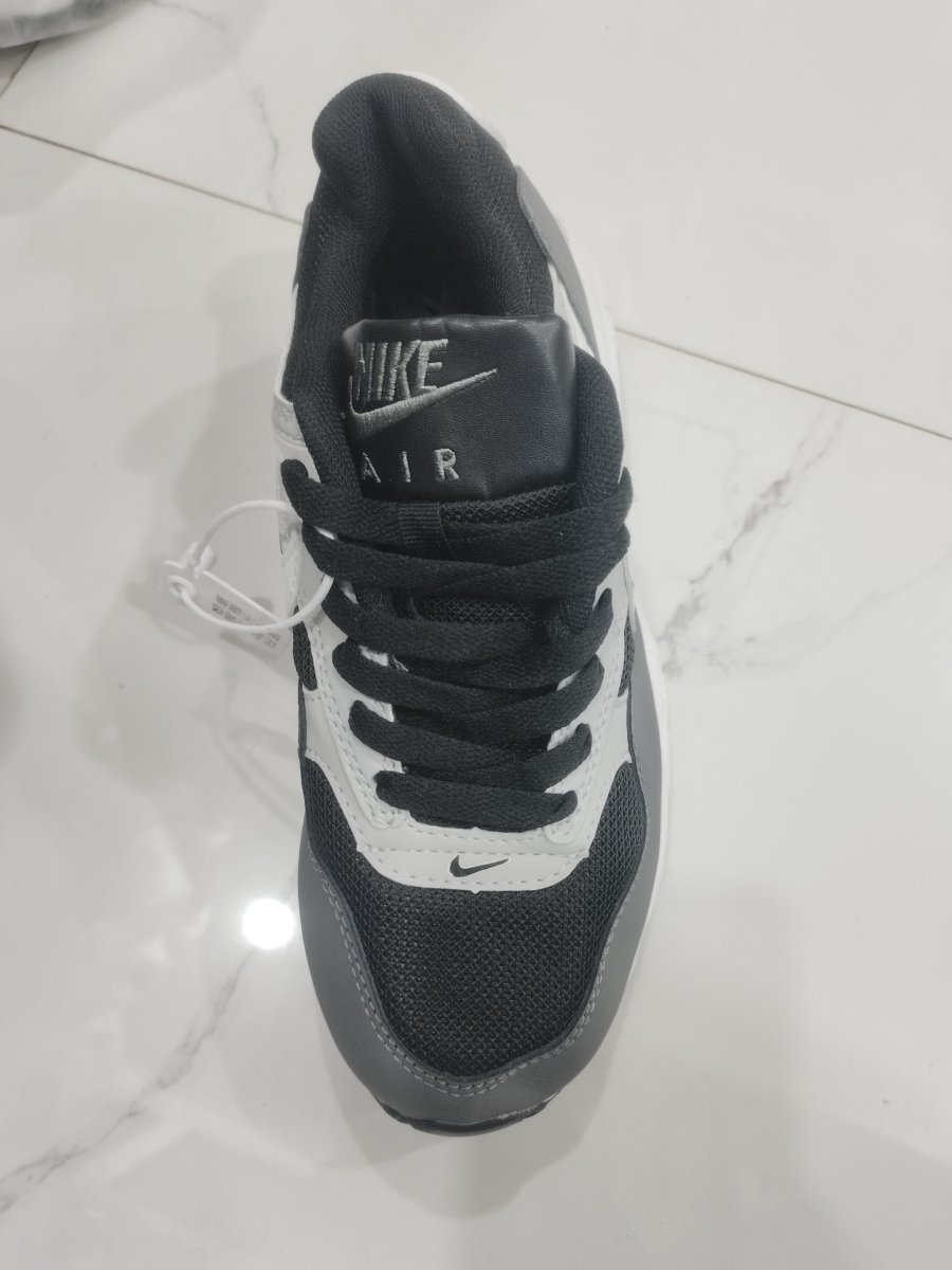 Chaussures originales