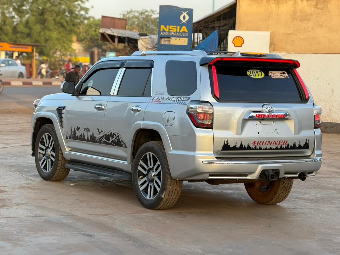 *TOYOTA 4RUNNER