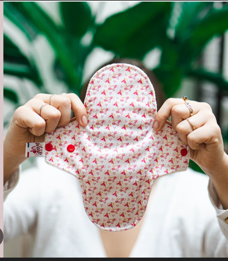 Serviette hygiénique lavable et réutilisable